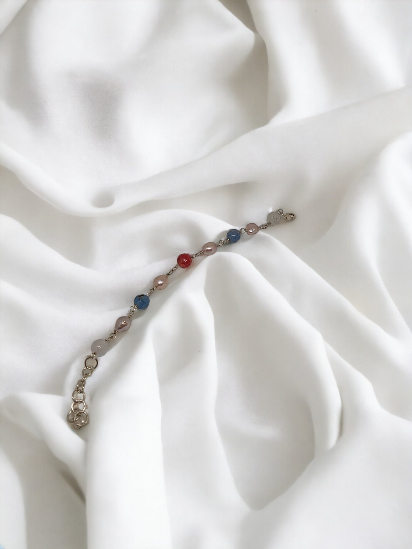 This sterling silver bracelet is the perfect way to add a little sparkle to your day! 💎