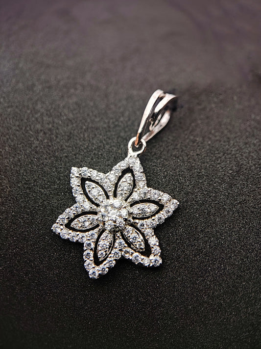 Flower motif 925 Sterling silver Pendant