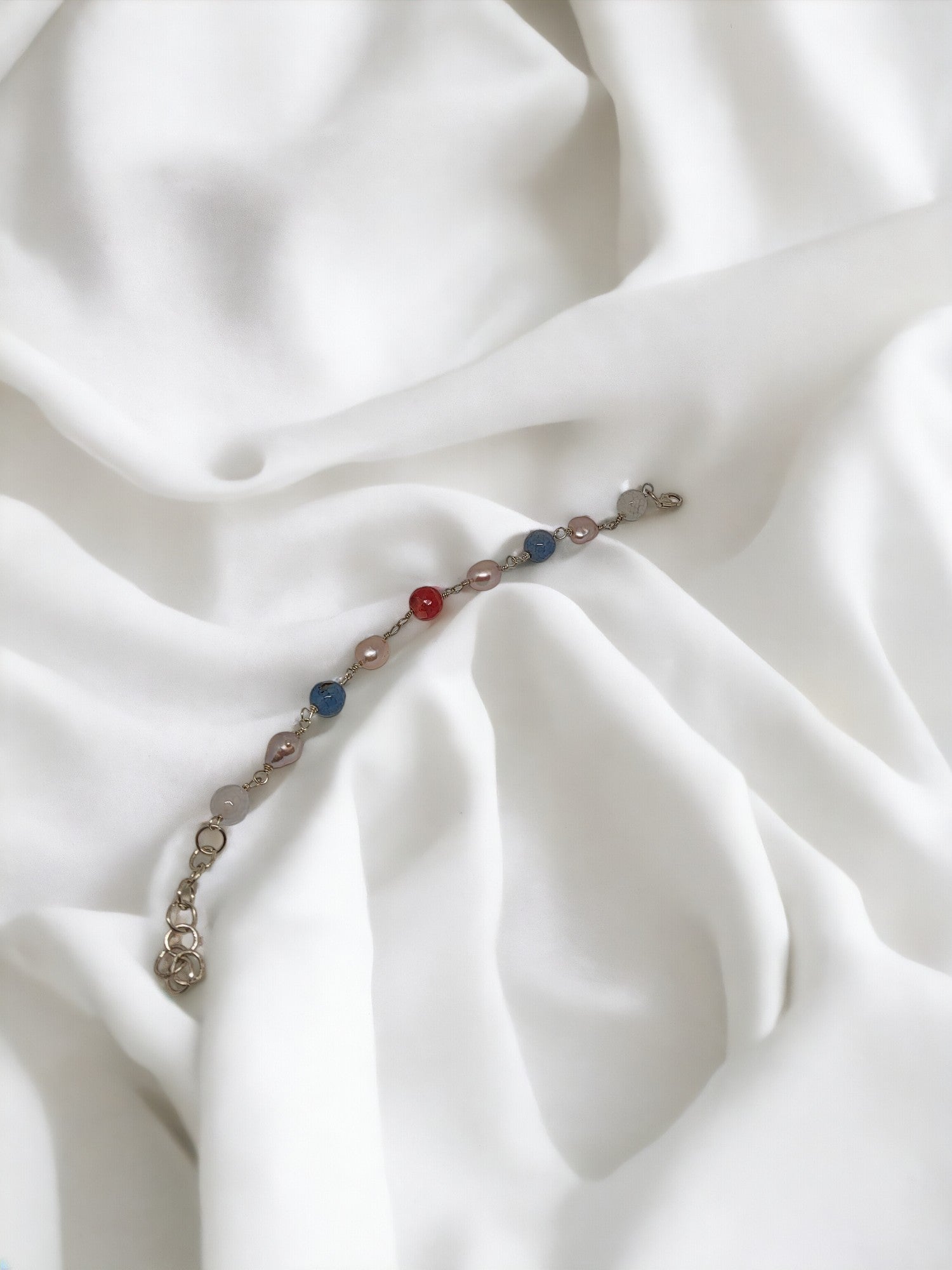 This sterling silver bracelet is the perfect way to add a little sparkle to your day! 💎