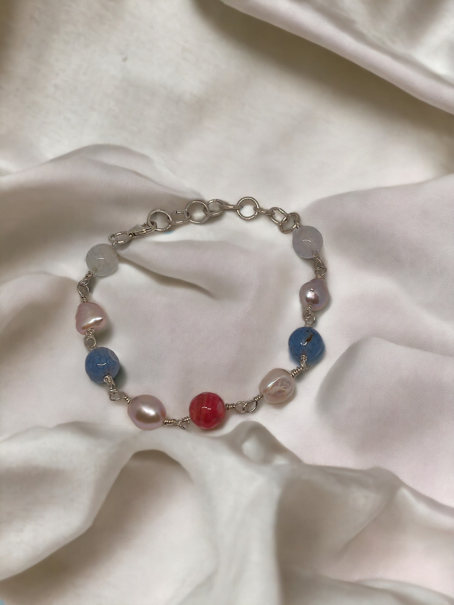 This sterling silver bracelet is the perfect way to add a little sparkle to your day! 💎