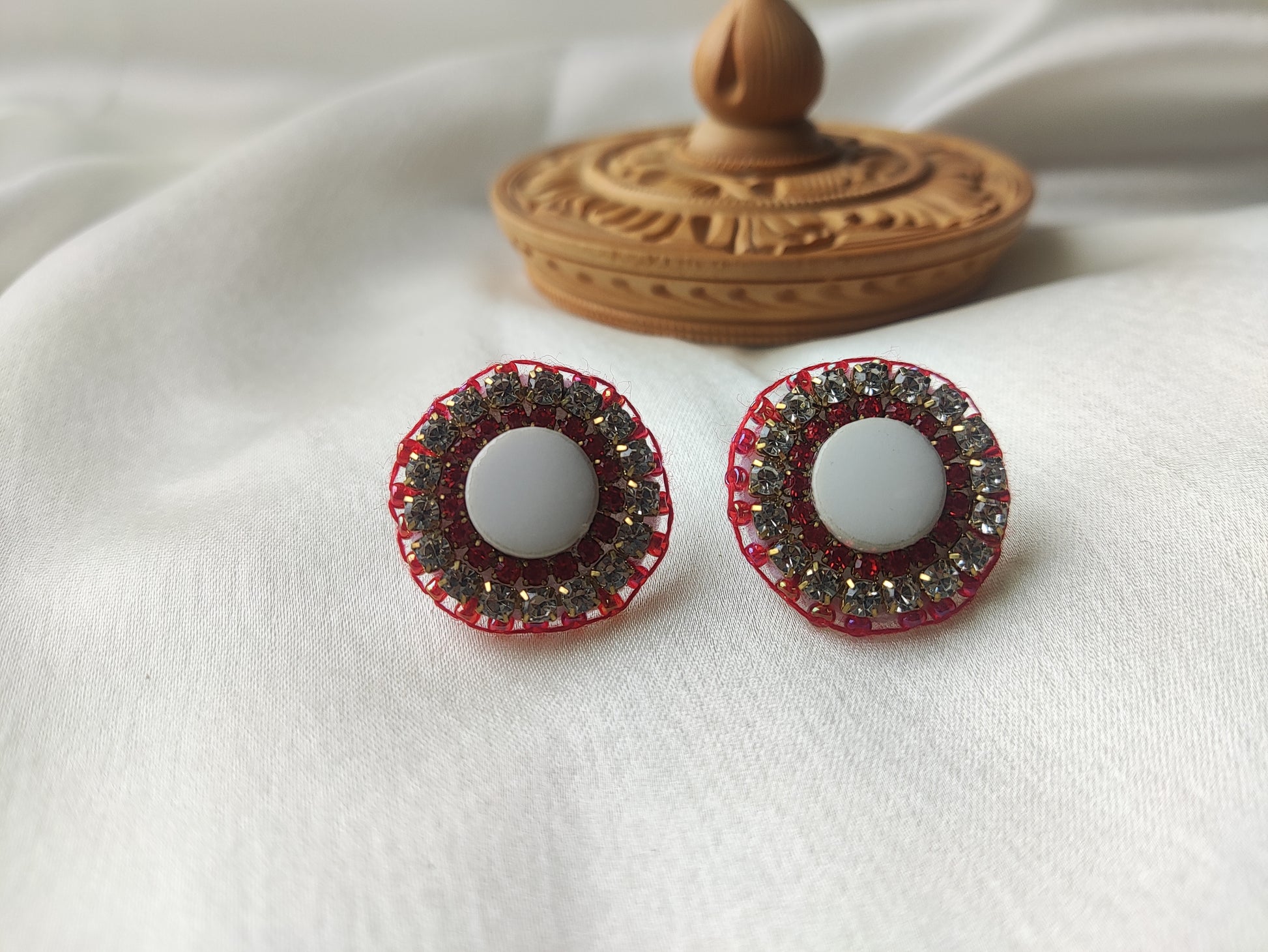 White and red Embroidery stud earrings
