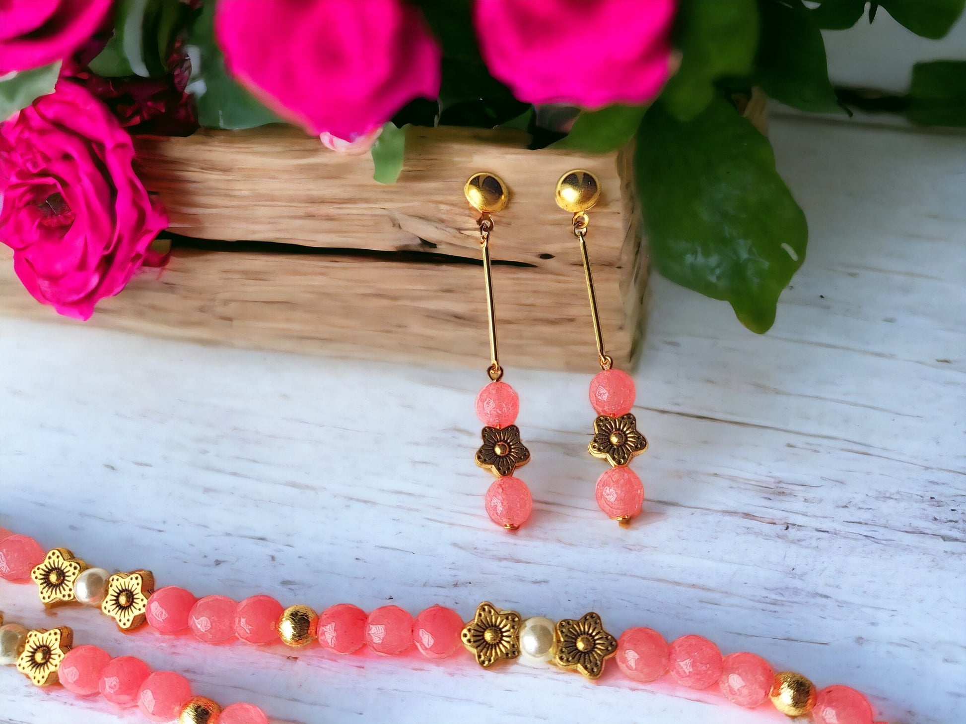 This beautiful pink onyx bead jewellery set is perfect for any occasion. The semi precious beads are lightweight and the adjustable hook makes it comfortable to wear. The set is sure to add a touch of elegance to any look. It is perfect for everyday wear or a special night out.